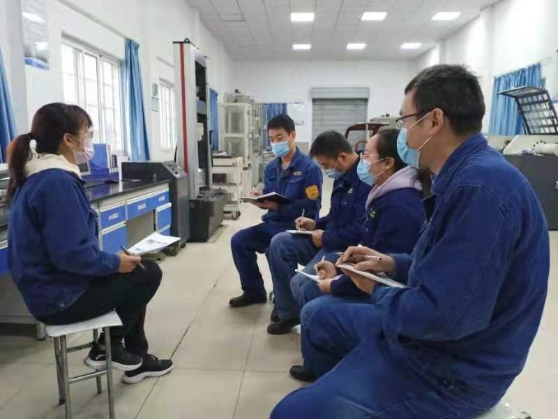 俯身實(shí)干，做“幼苗”培育人——記陜鋼集團(tuán)漢鋼公司計(jì)量檢驗(yàn)中心劉靜