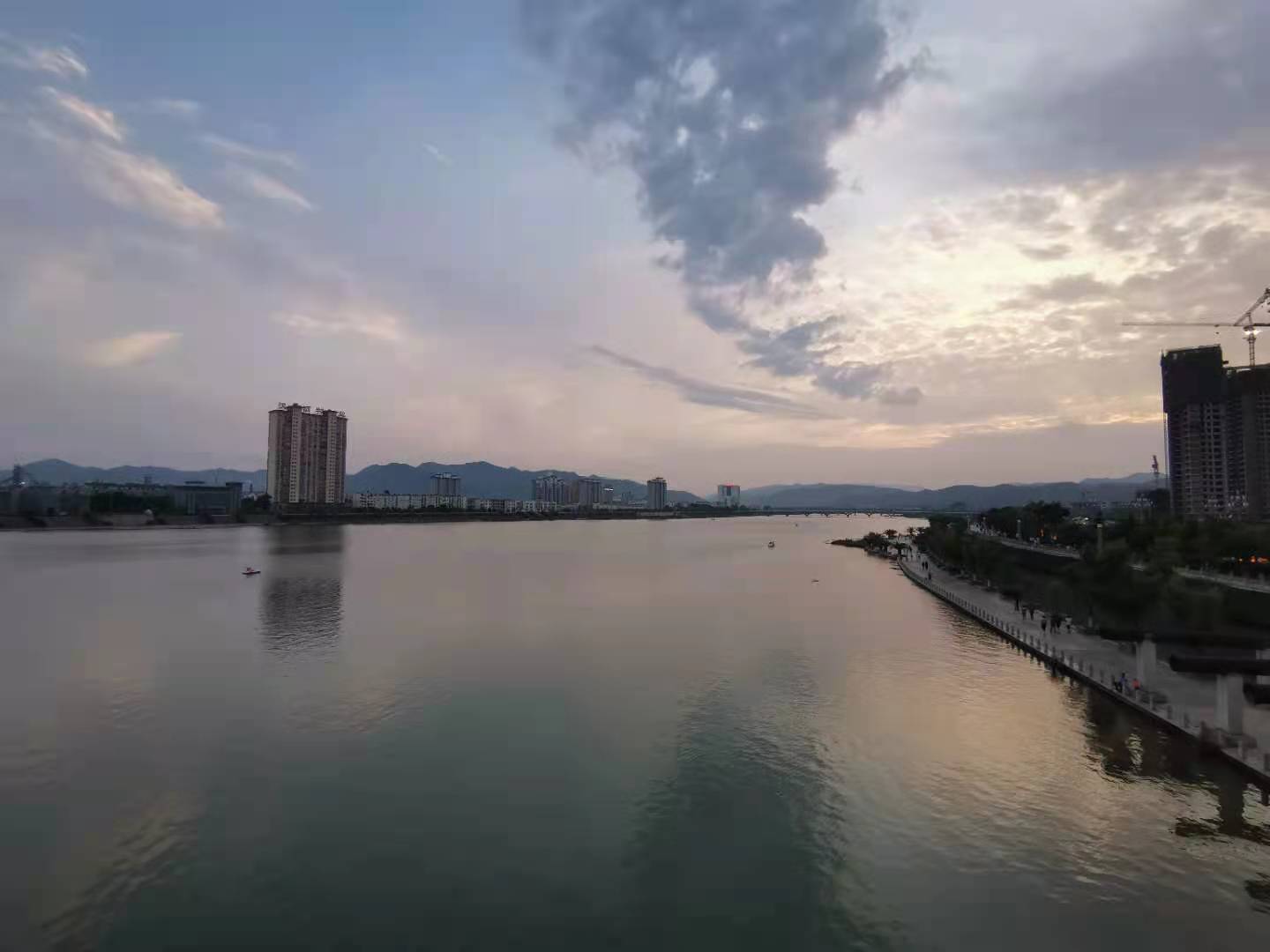 悠悠夏日長(zhǎng)