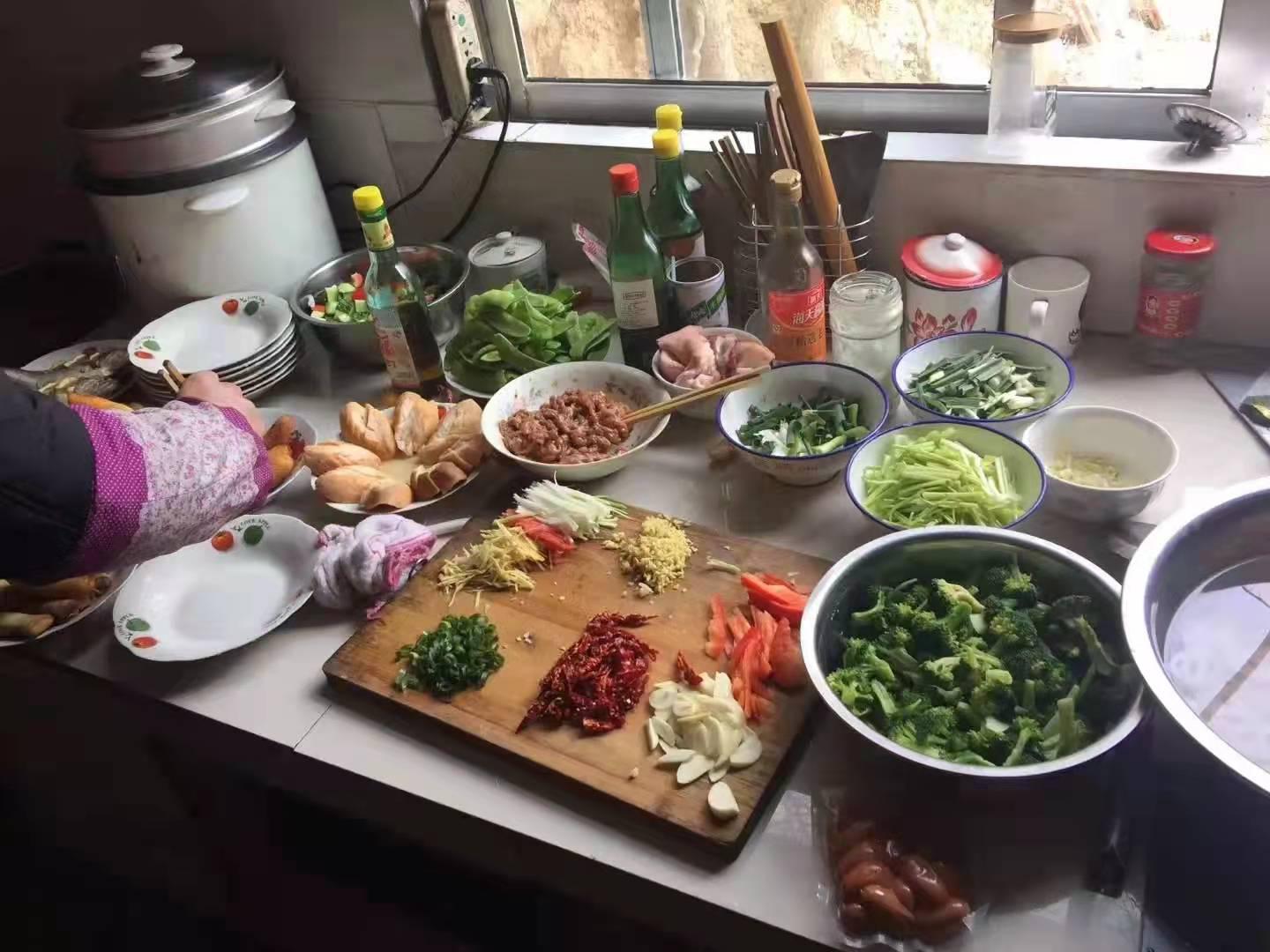 光影重疊，讓“團圓年”留在瞬間