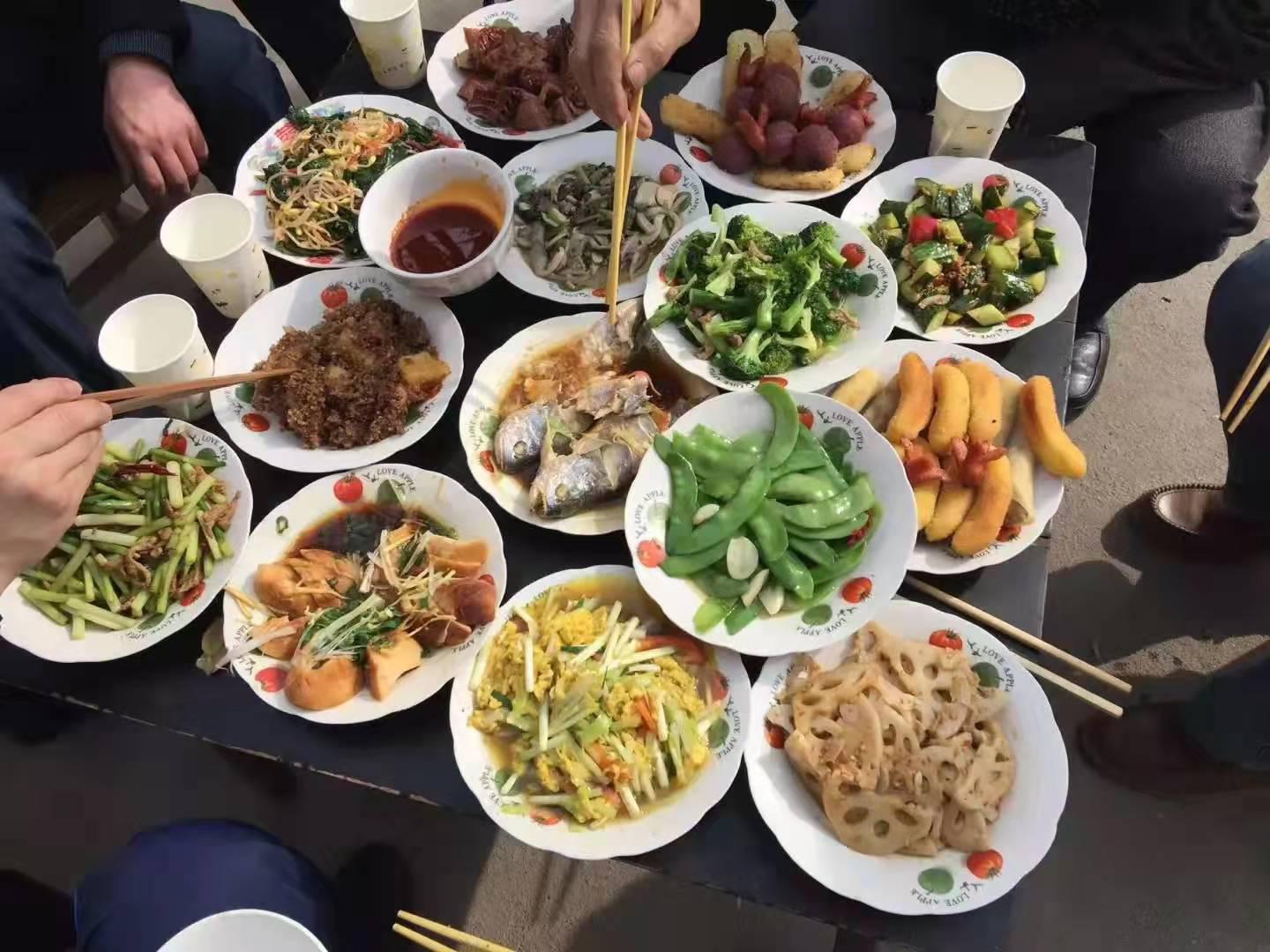 光影重疊，讓“團圓年”留在瞬間