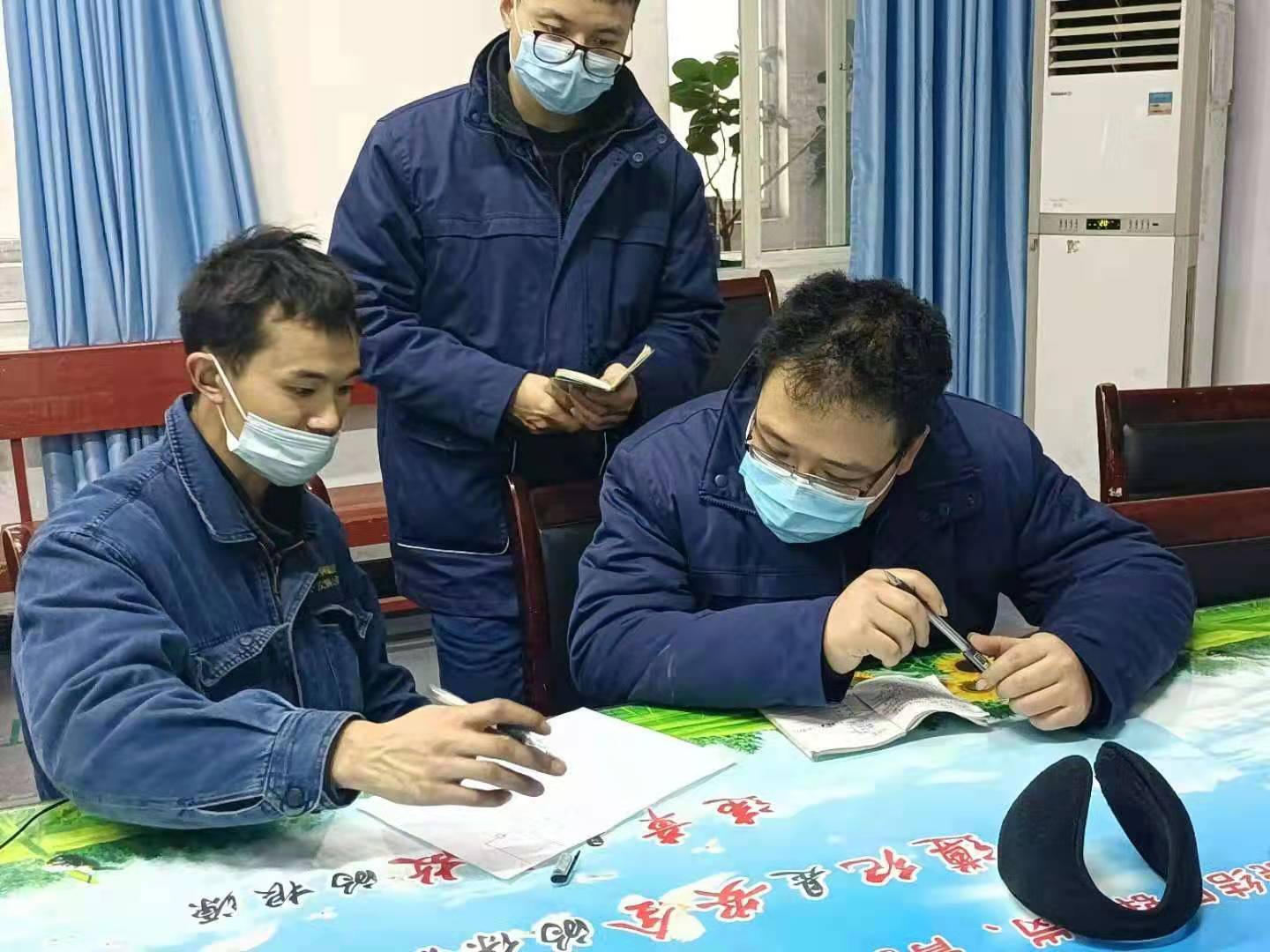 迎難而上勇?lián)?dāng) “顆粒歸倉”創(chuàng)效益 ——記陜鋼集團(tuán)2021年“先進(jìn)個(gè)人”唐小山
