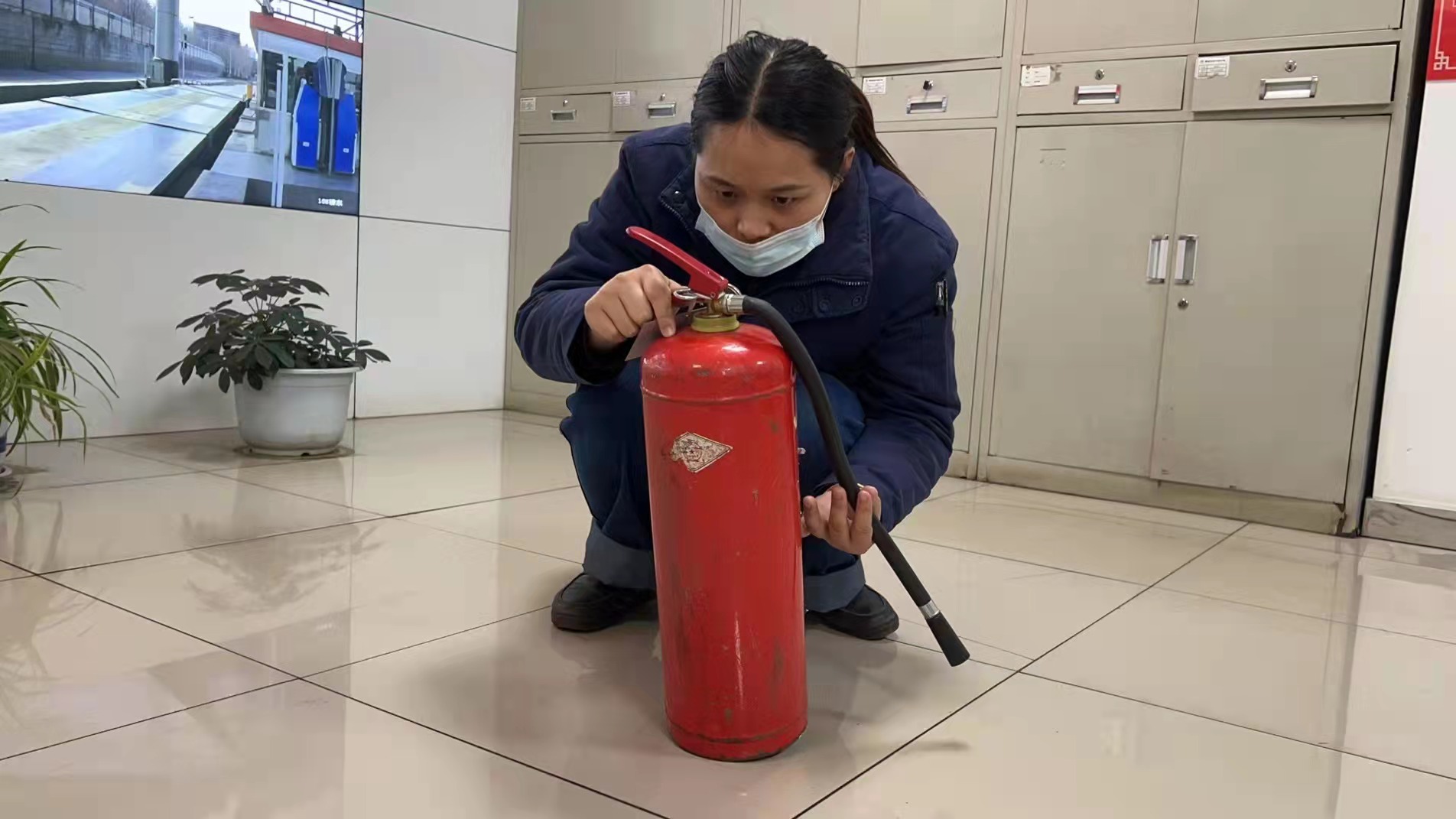 如果她們有顏色，那一定是最美“巾幗紅”