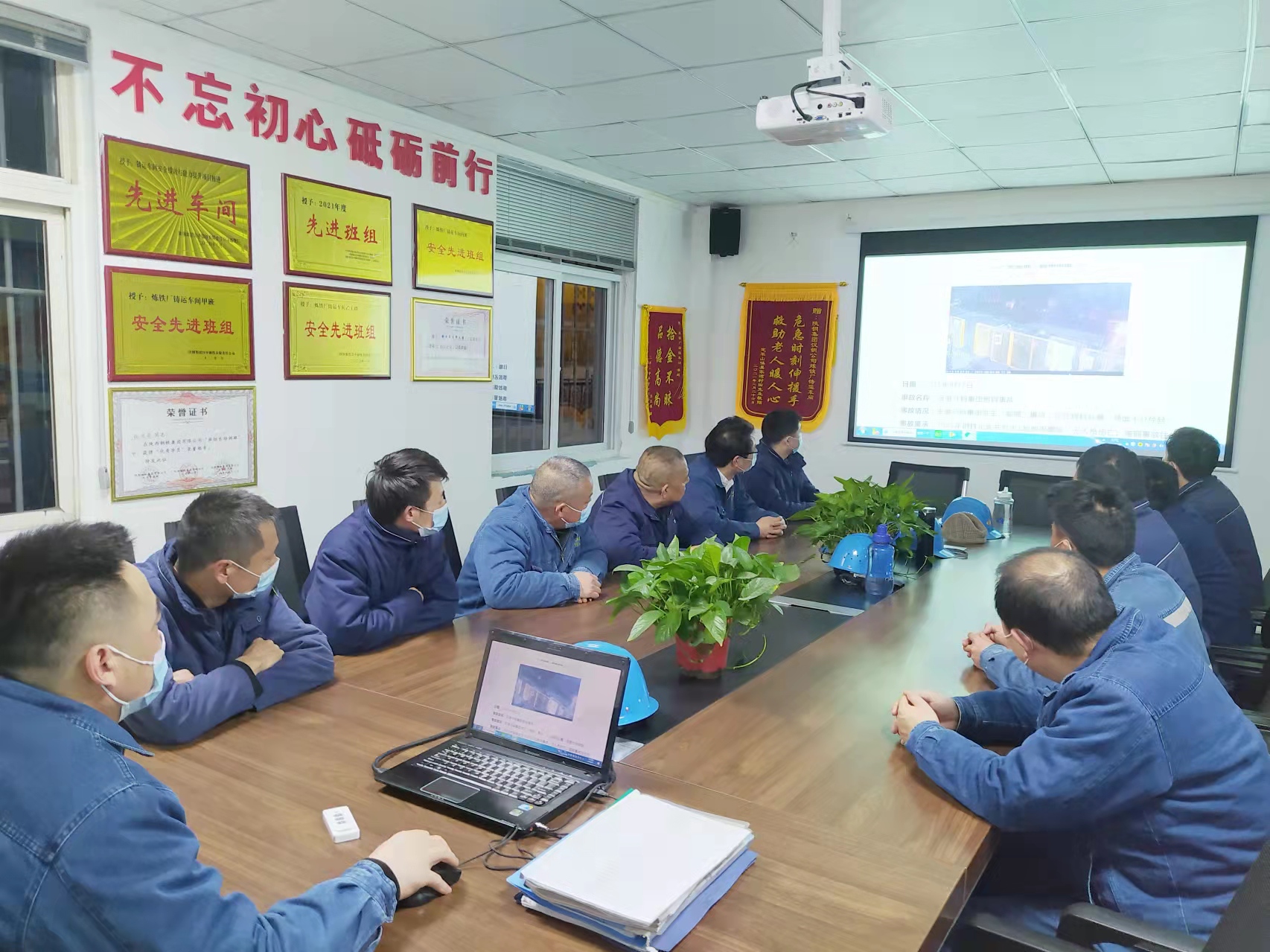 暖春之時(shí)，他們同繪最美“春耕圖”