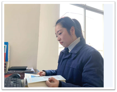 勤奮努力筆生花 巾幗逐夢(mèng)綻芳華——記陜鋼集團(tuán)2020-2021年度“書(shū)香明星”張敏