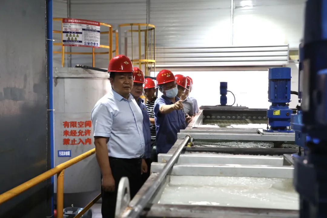 安康市白河縣委常委、宣傳部部長、白河縣廢棄硫鐵礦污染治理工作專班組長、辦公室主任李軍幫一行到公司參觀調研