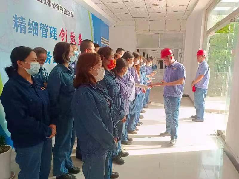咬定目標(biāo)不放松，凝心聚力謀發(fā)展