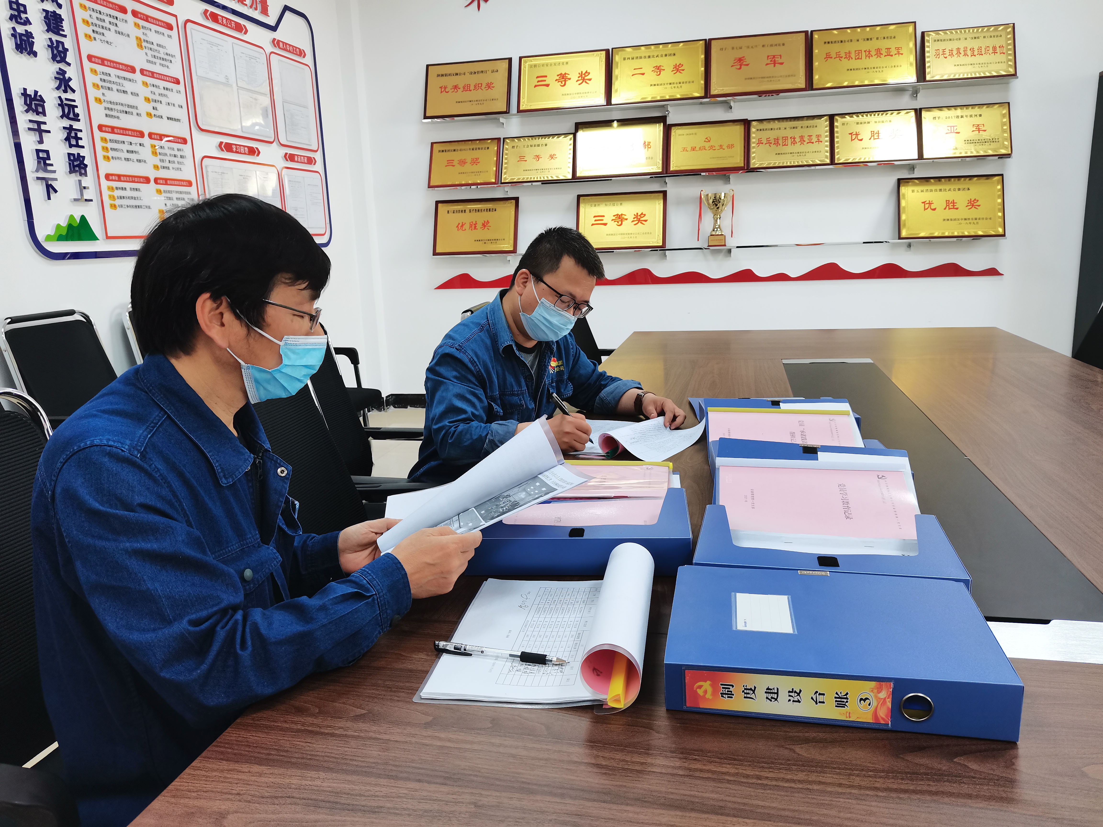 因?yàn)闊釔?ài) 盡顯基層黨務(wù)工作者擔(dān)當(dāng)