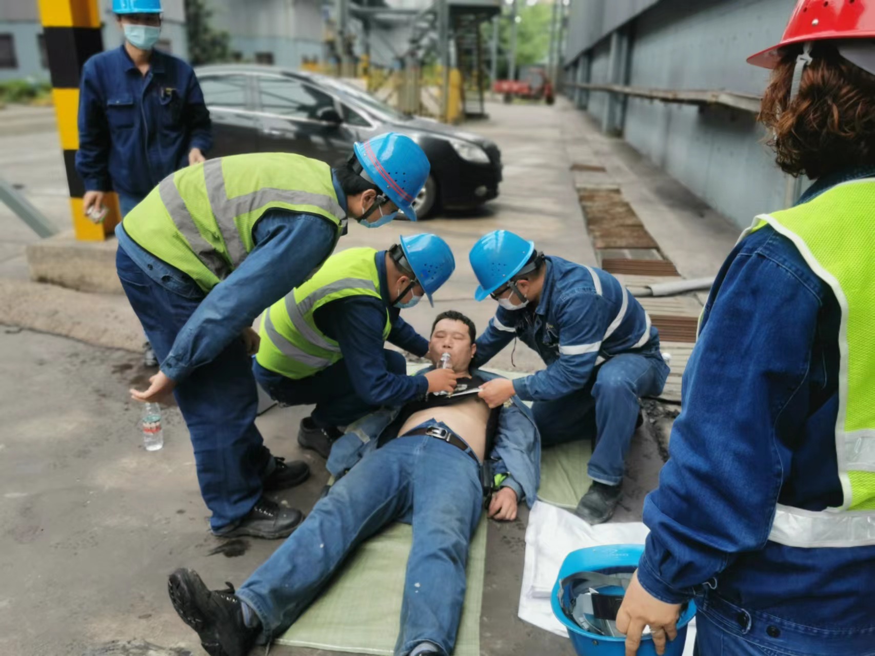 送清涼戰(zhàn)高溫，計量檢驗中心沉著應(yīng)“烤”