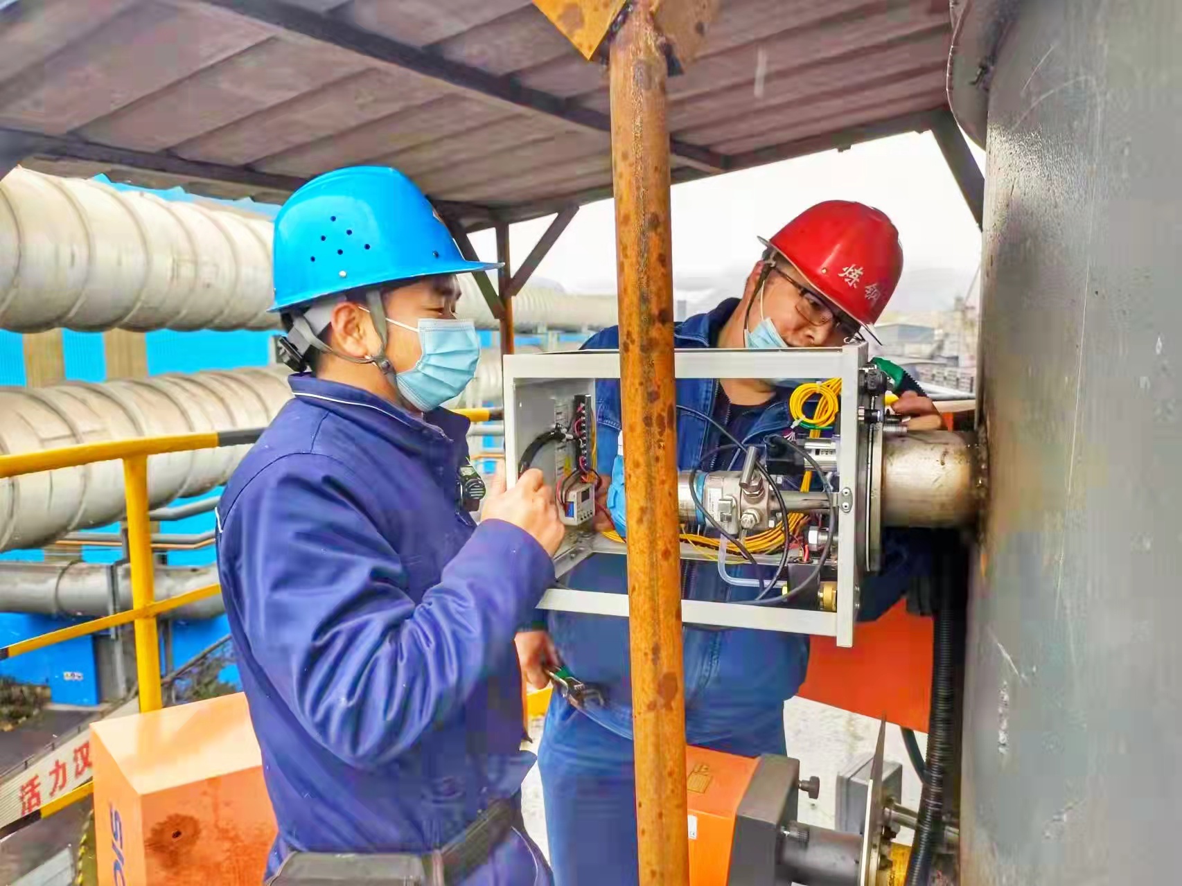 如何“過緊日子”，煉鋼廠這樣做