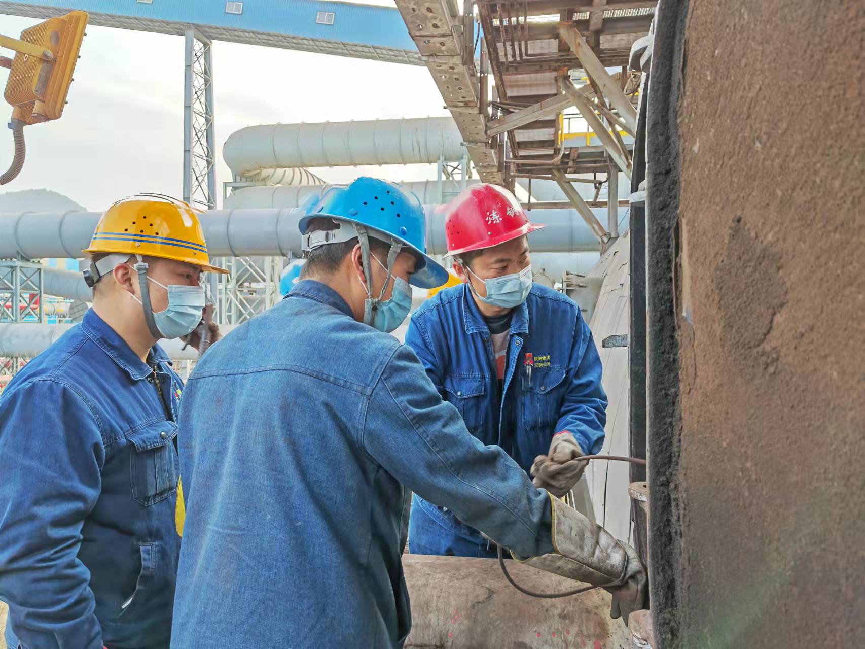 叮！這里有份外協(xié)作業(yè)安全管理辦法等你認(rèn)領(lǐng)