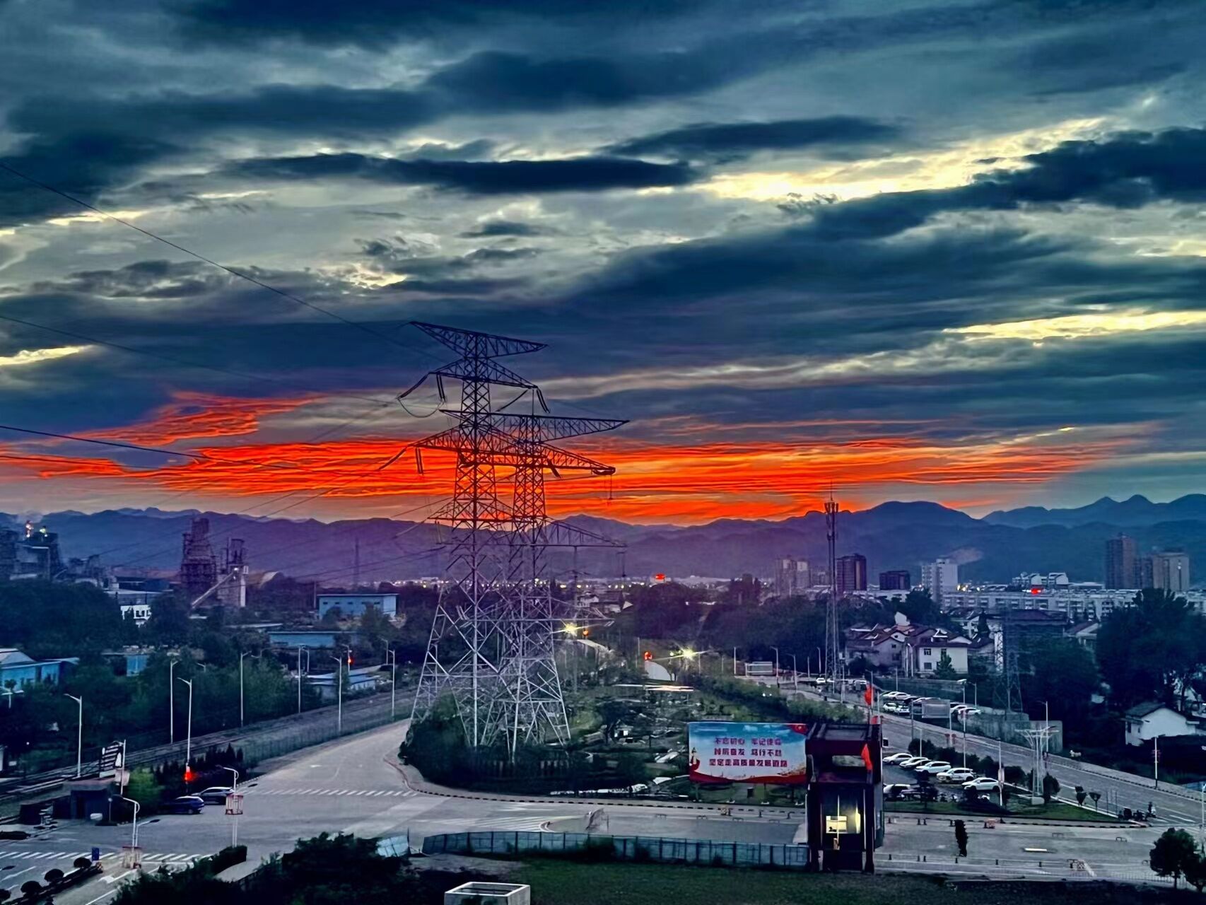 在十里鋼城邂逅一場(chǎng)夕陽盛景
