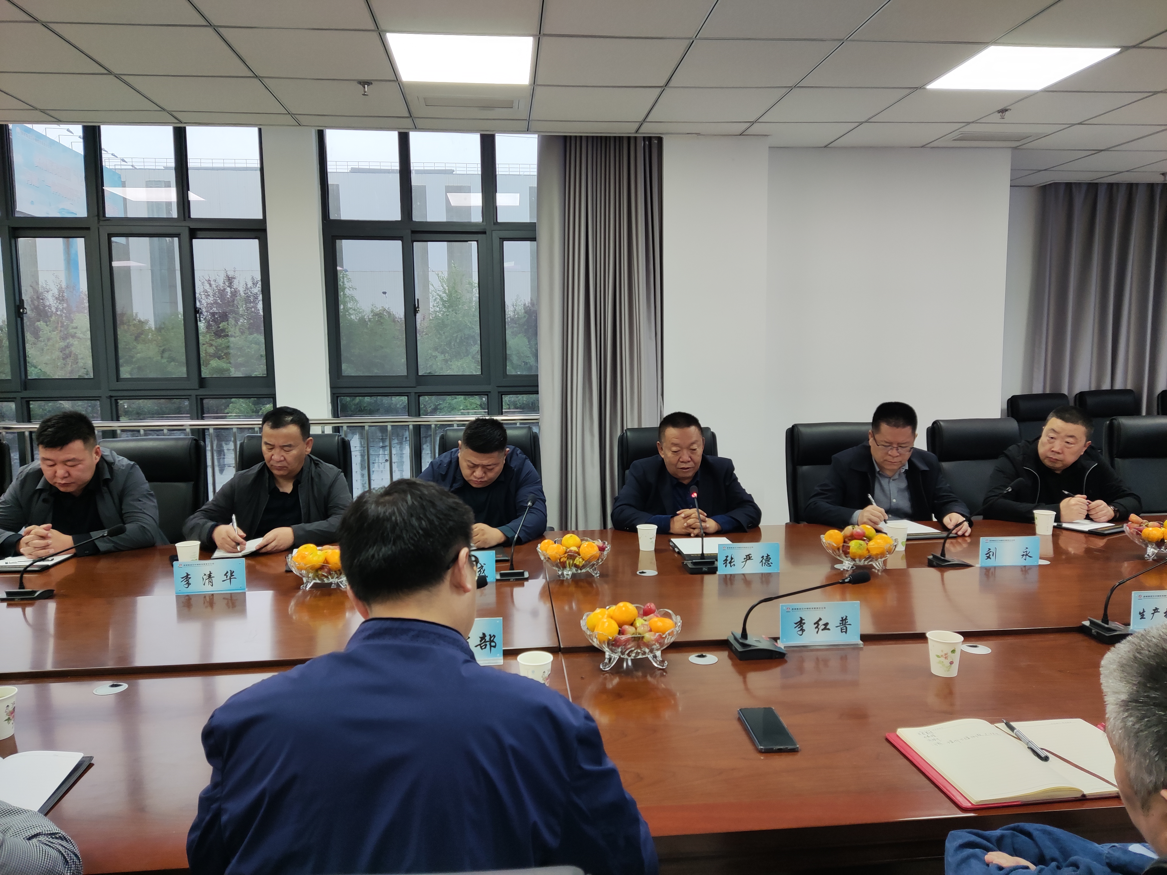 緊密協(xié)作、互惠雙贏！武威榮華集團(tuán)公司董事長(zhǎng)張嚴(yán)德一行到漢鋼公司走訪(fǎng)交流