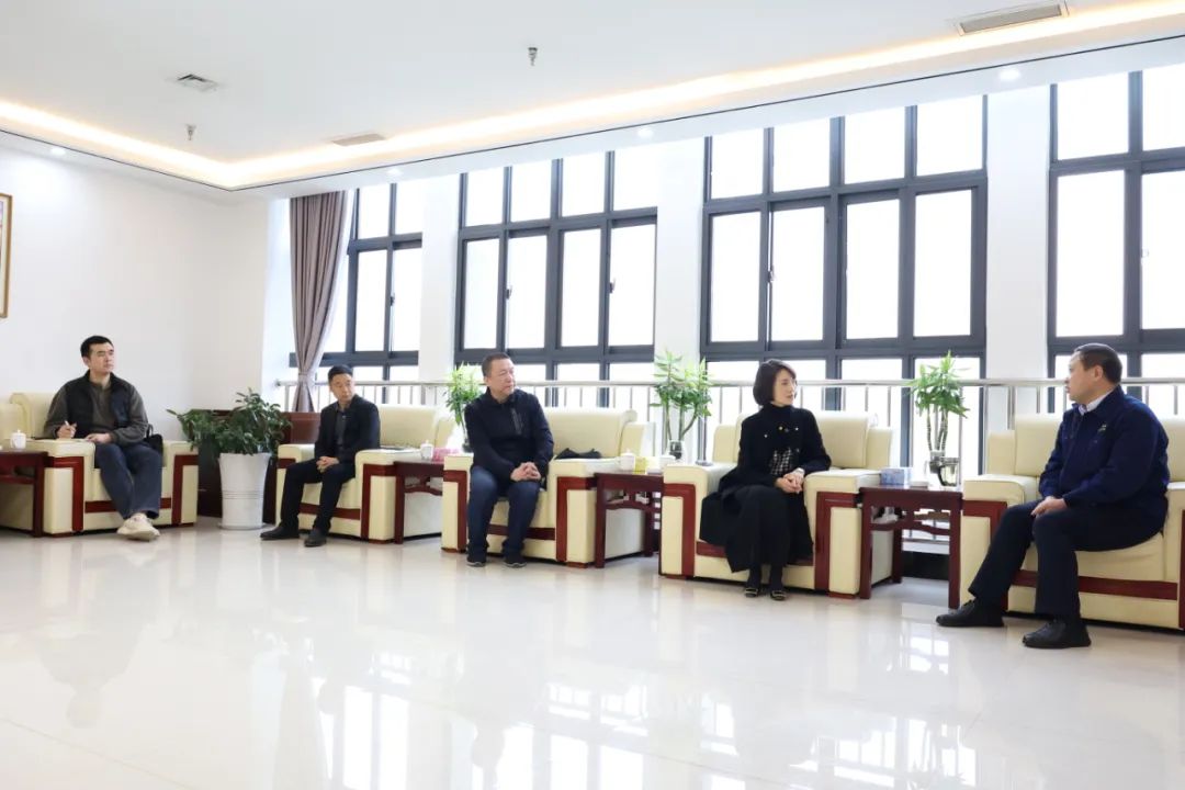 漢中市產(chǎn)業(yè)發(fā)展投資有限公司董事長、總經(jīng)理李玉梅一行到公司調(diào)研座談