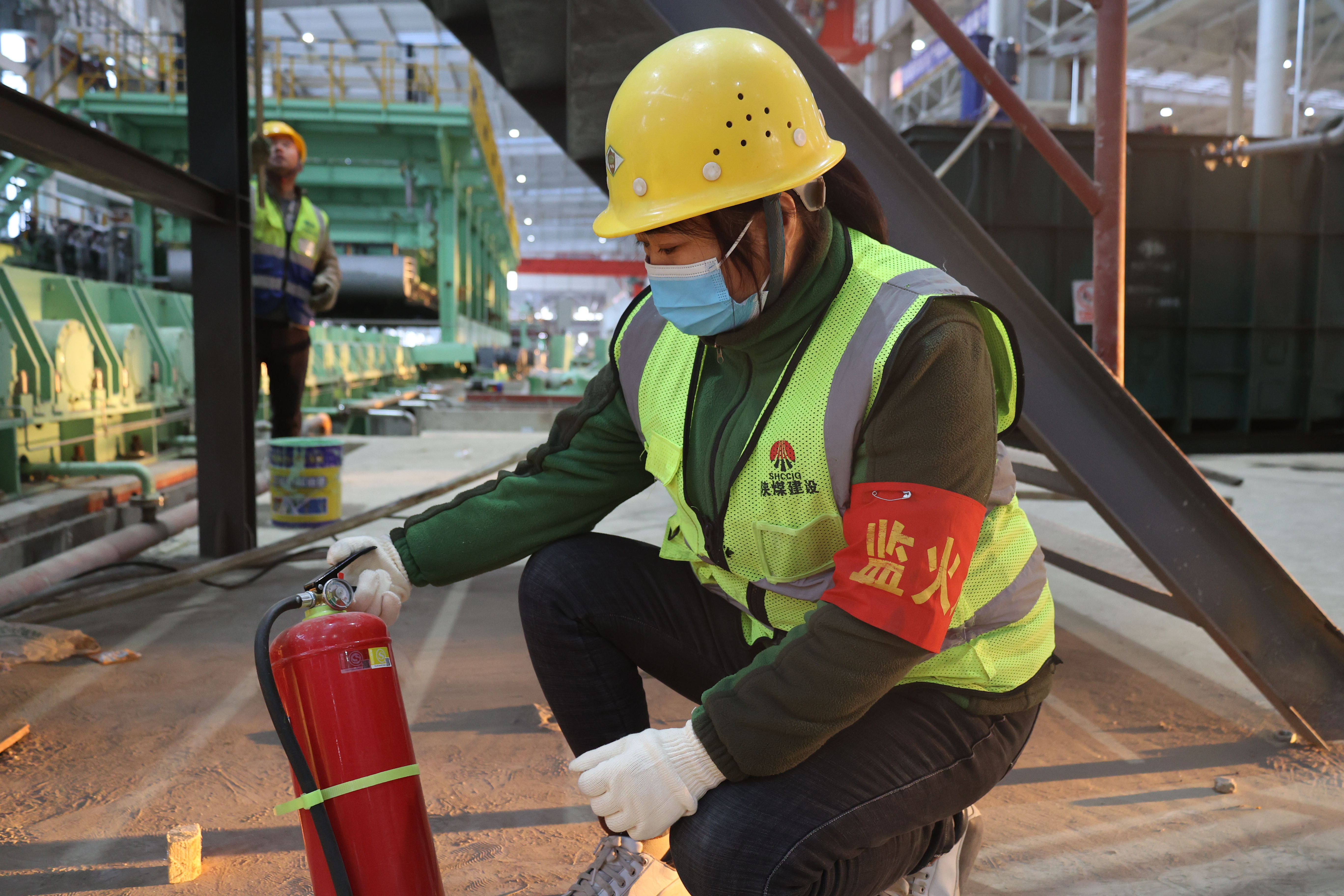 紅袖章繪就項目建設“安全色”