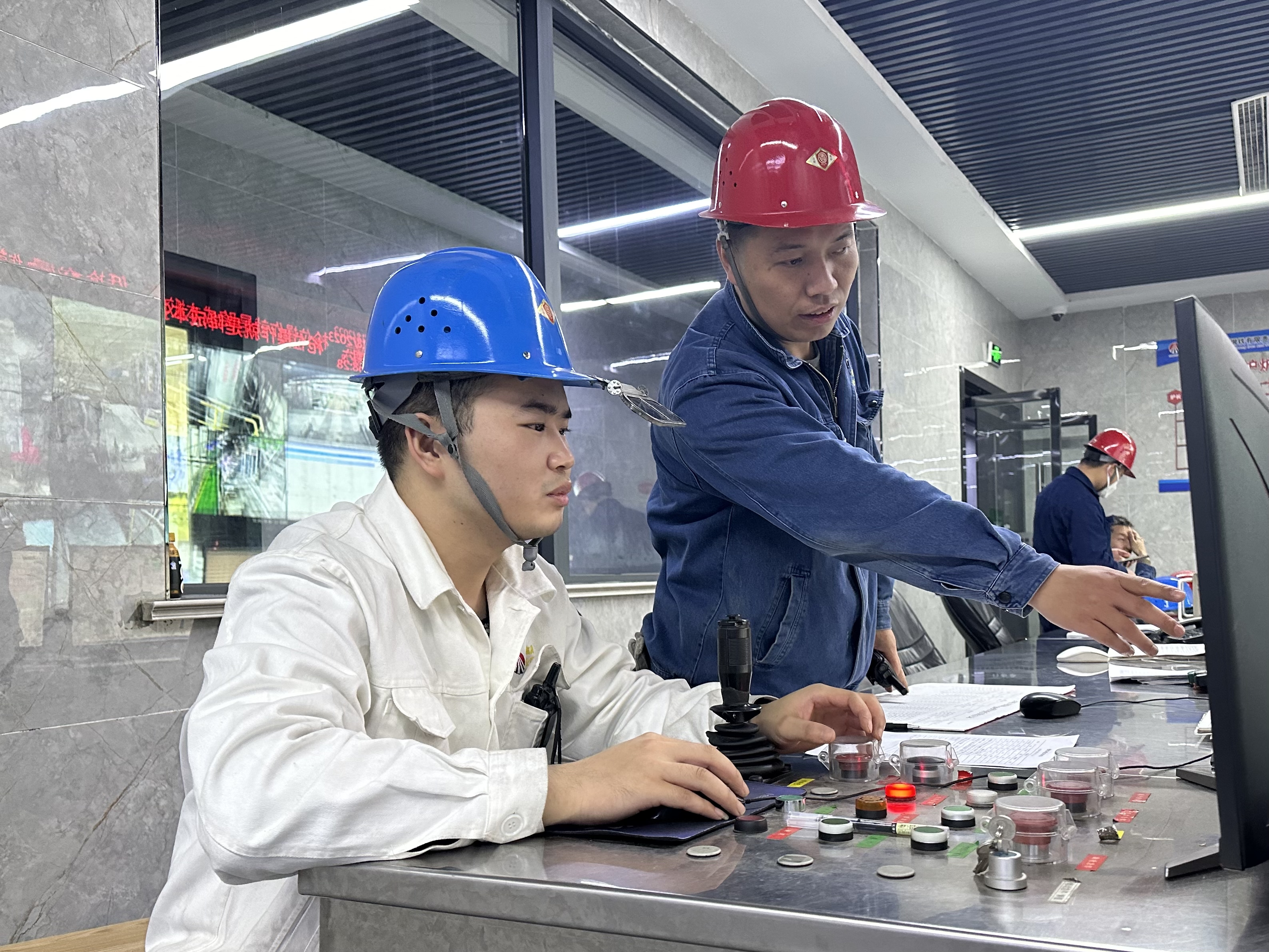 兩提九降五保障，蹚出降本“新路徑”