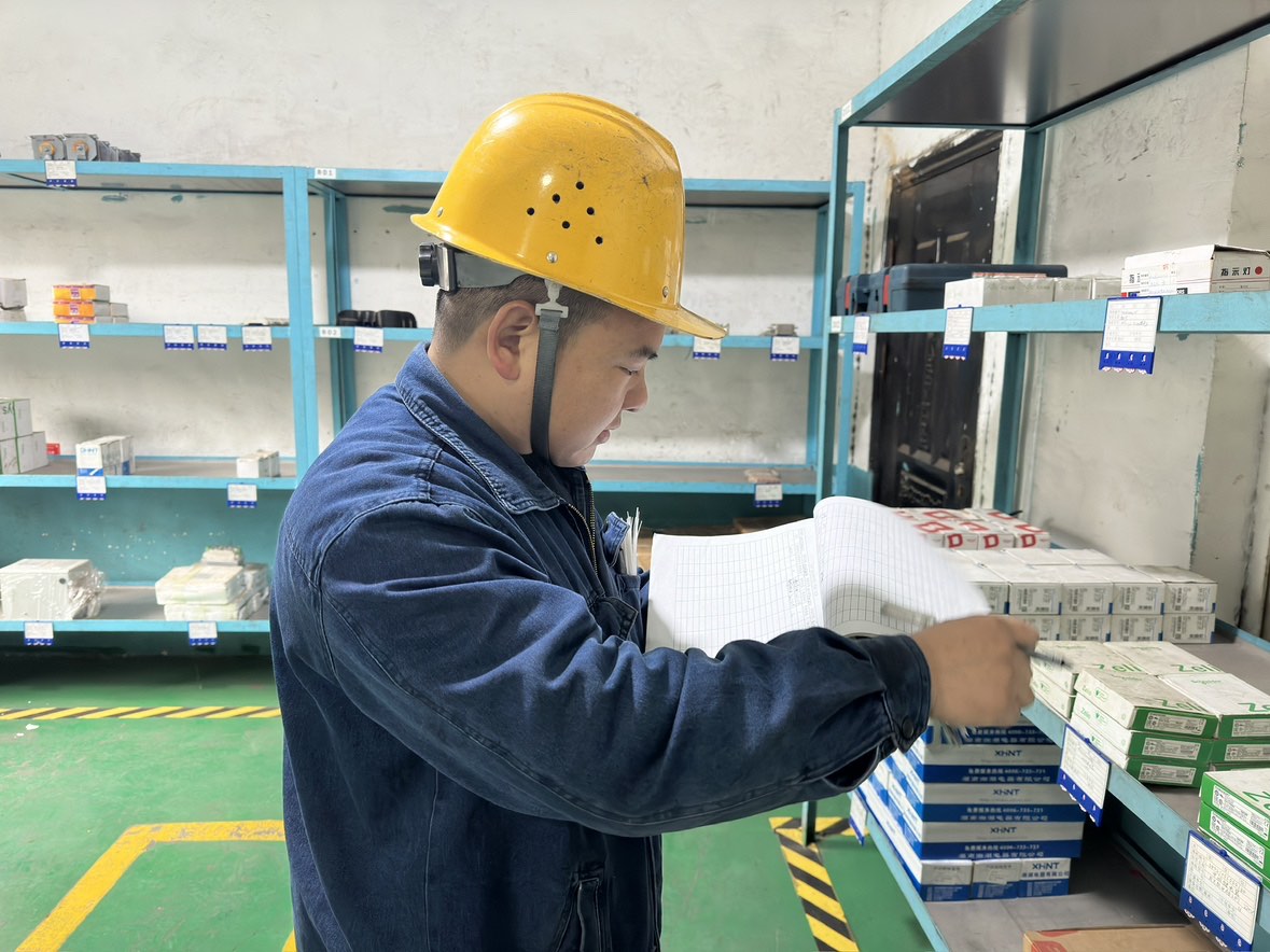 她、他、他們  是漢鋼的“高空舞者”