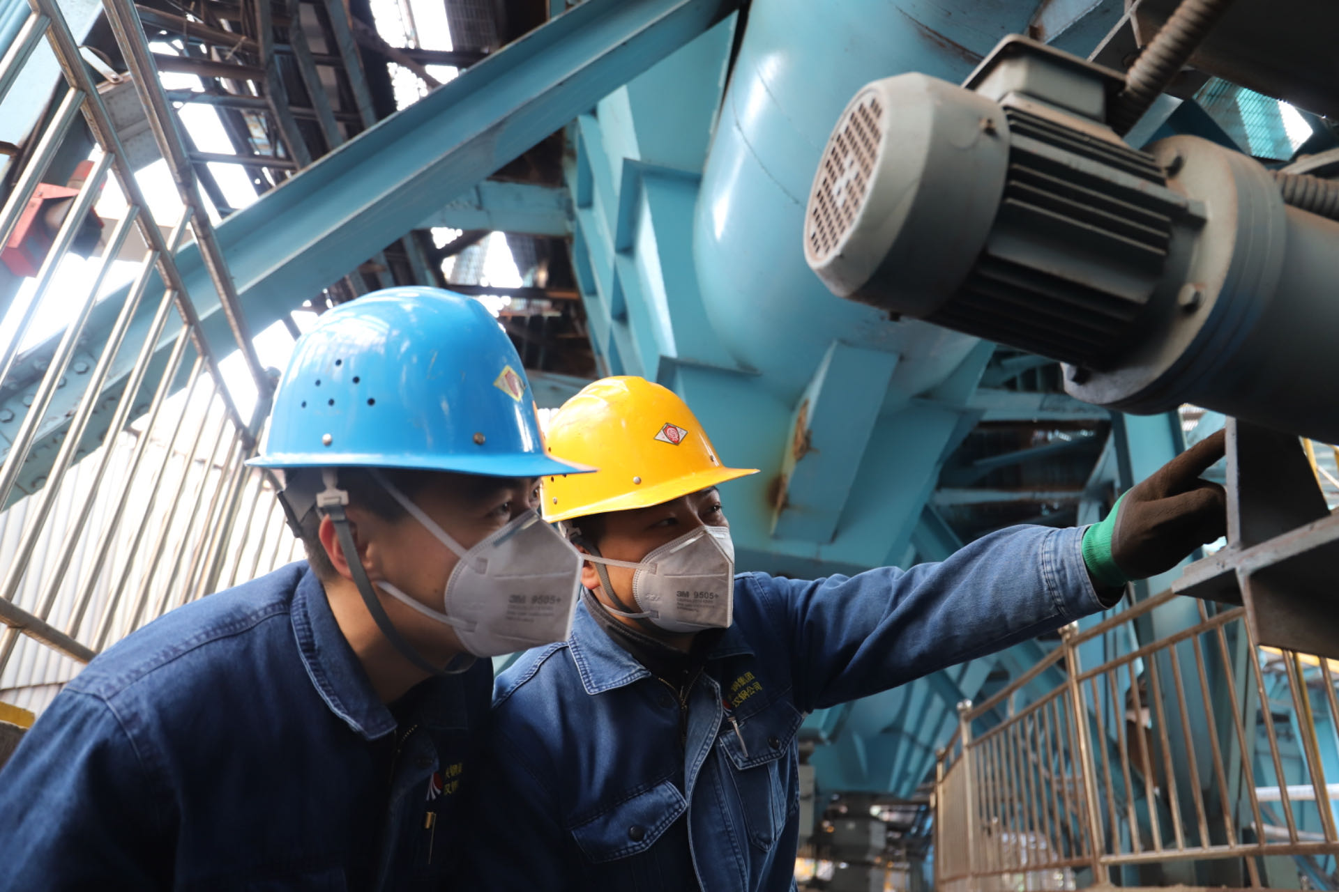 強基固本筑安全 勠力同心穩(wěn)馭舟——漢鋼公司燒結(jié)廠榮獲陜煤集團安全生產(chǎn)先進集體榮譽稱號