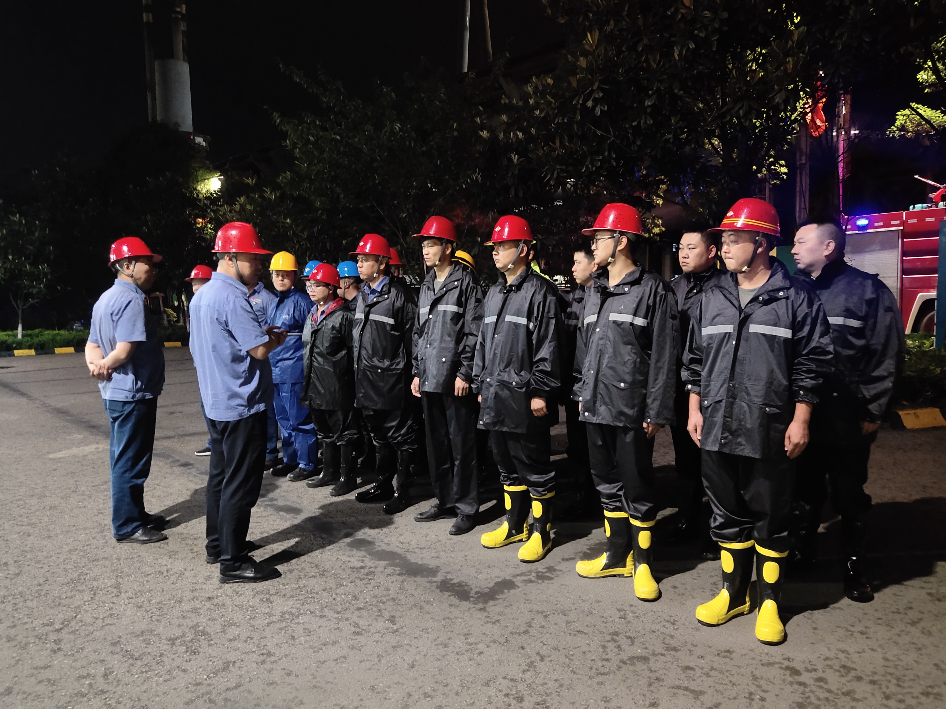 漢鋼公司筑牢“安全堤”，打好防汛“主動仗”