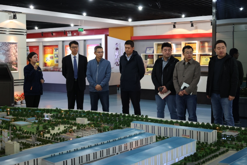 南京鋼鐵股份公司板材事業(yè)部黨工委書記、副總經(jīng)理、工會(huì)主席陳友東一行到公司調(diào)研交流