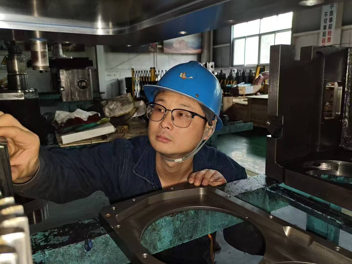14年磨礪，毫厘之間顯匠心 -記陜鋼集團(tuán)2023-2024年度第三屆“陜鋼工匠”朱卯