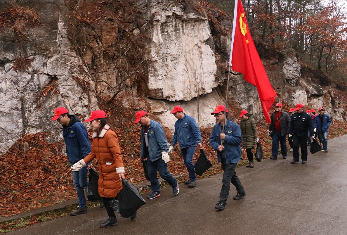【團(tuán)青動態(tài)】定軍山上文明使者樹新風(fēng)