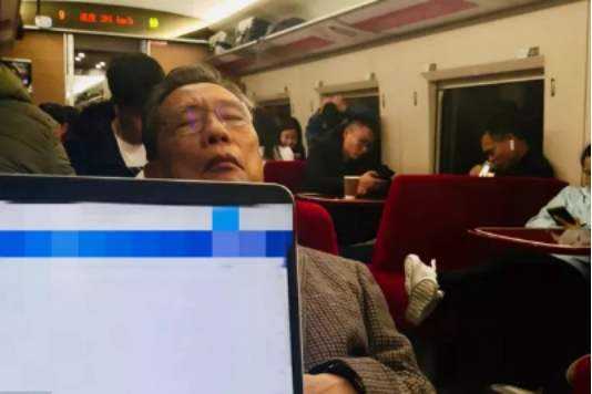 【鋼城文苑】疫情面前，人人獻(xiàn)出一點(diǎn)愛