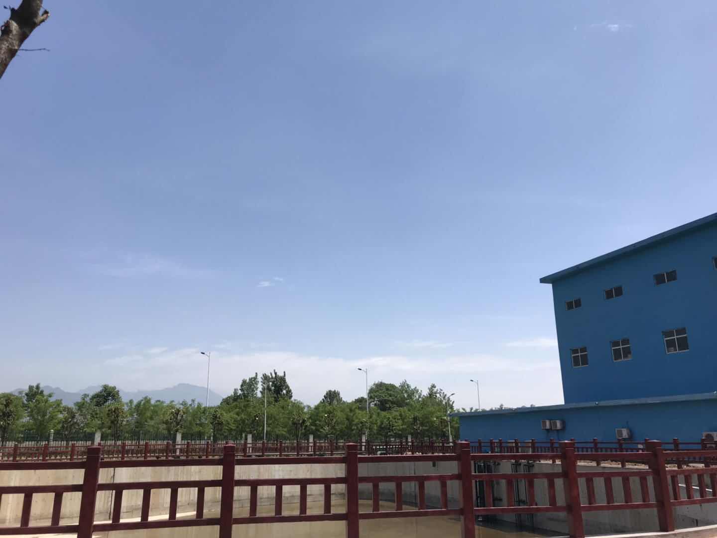 【鋼城文苑】來吧，讓我們伸手感受“漢鋼藍(lán)”